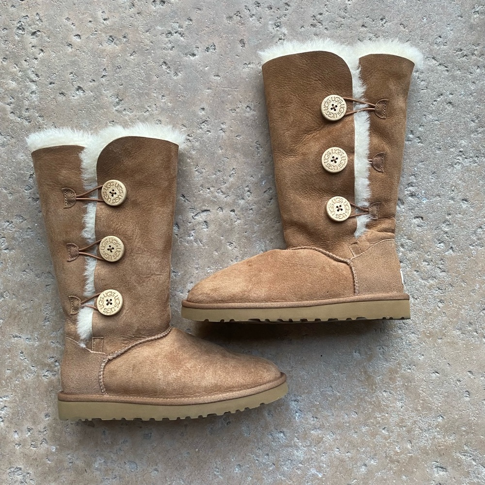 Ugg Chestnut Boot with buttons on the side